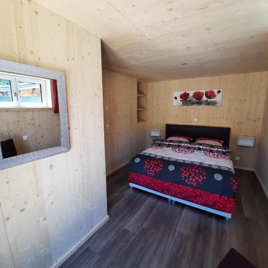 Sils im Domleschg Aktien 11 / A=Obere Wohnung / B=Untere Wohnung מראה חיצוני תמונה